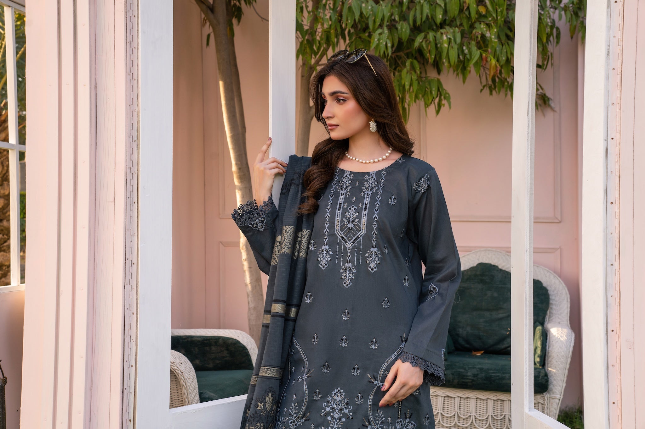 GARDEN THREADS BY RAJWAN
