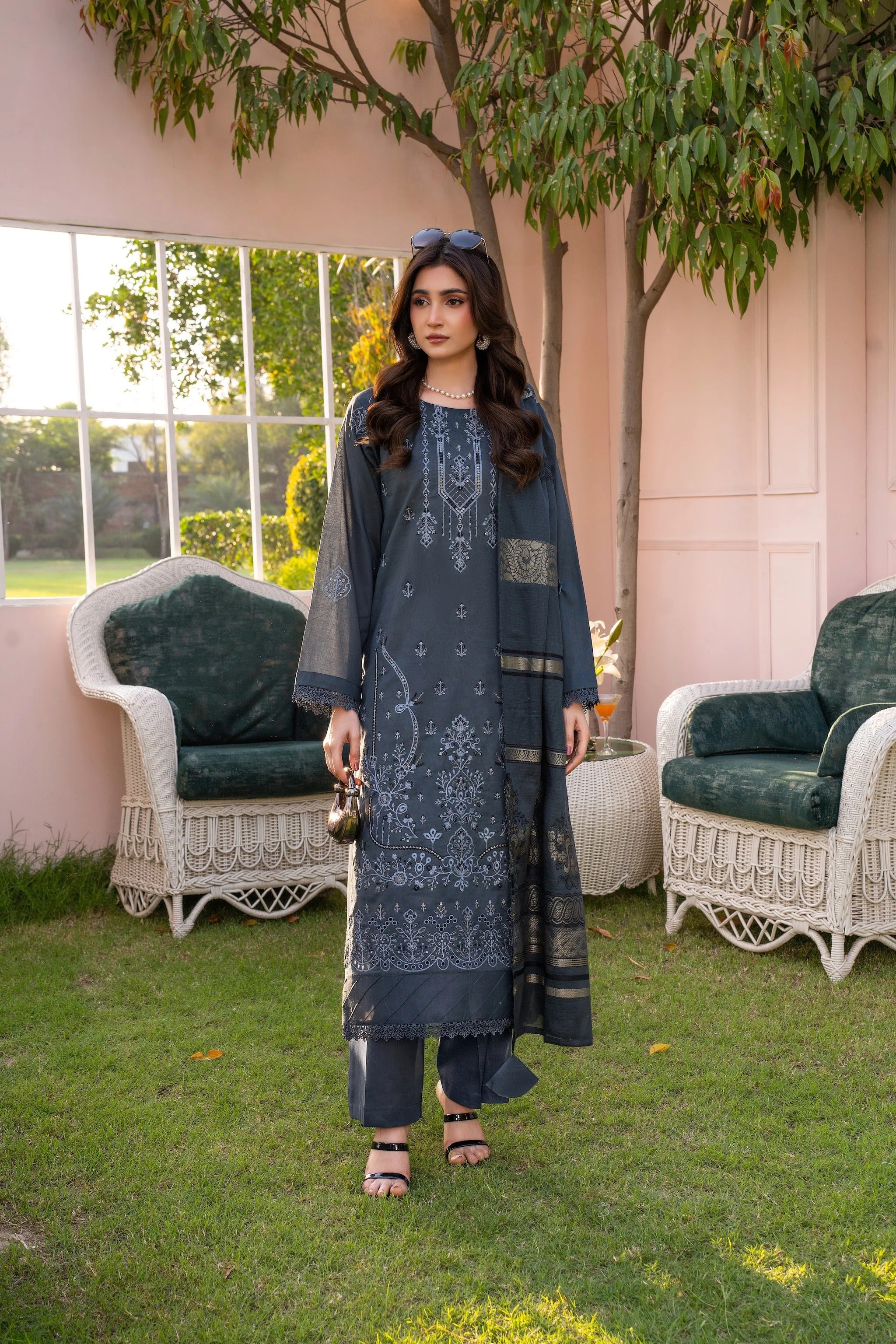 GARDEN THREADS BY RAJWAN