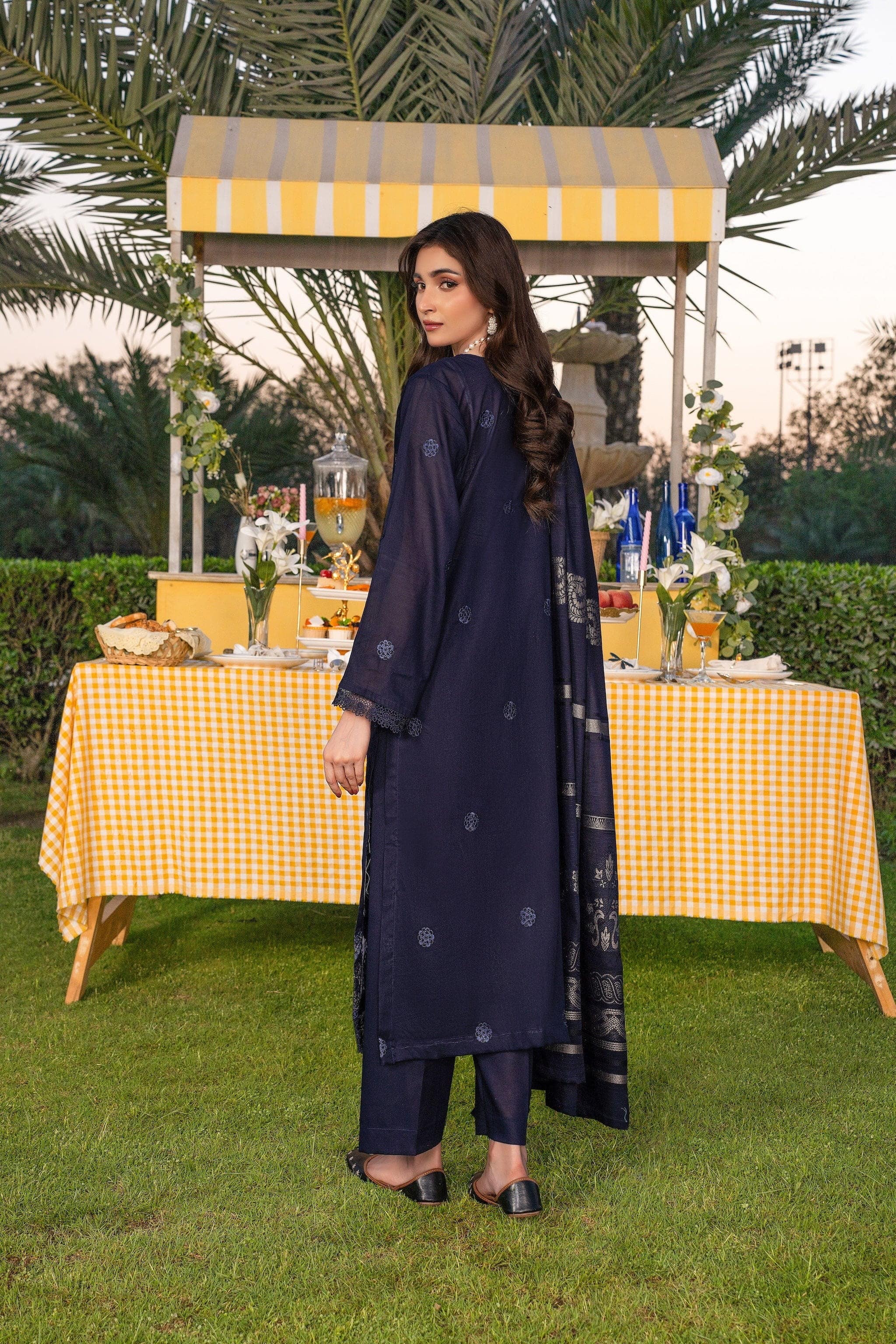 GARDEN THREADS BY RAJWAN