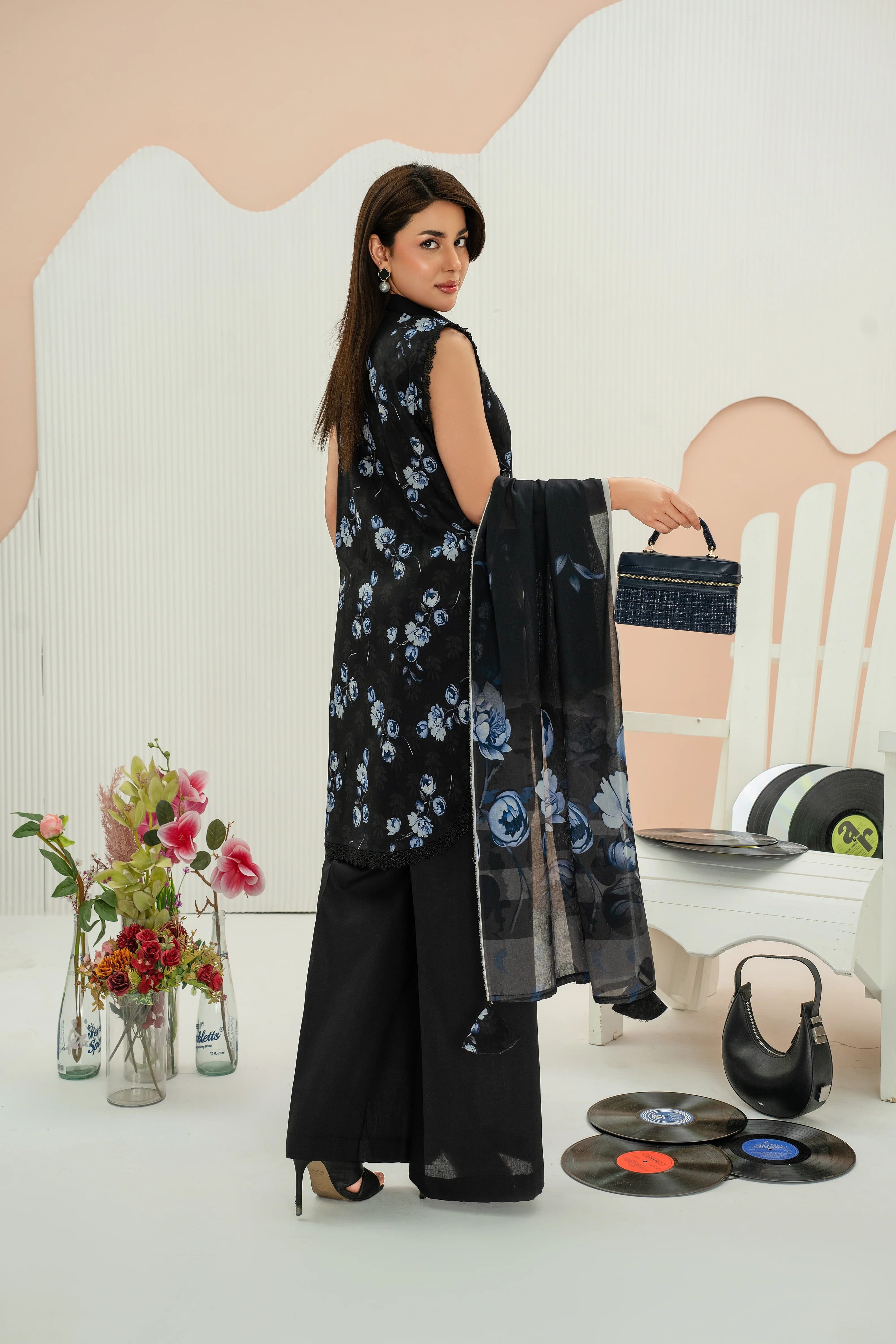 PRINTED LAWN UNSTITCHED 3PC SUIT