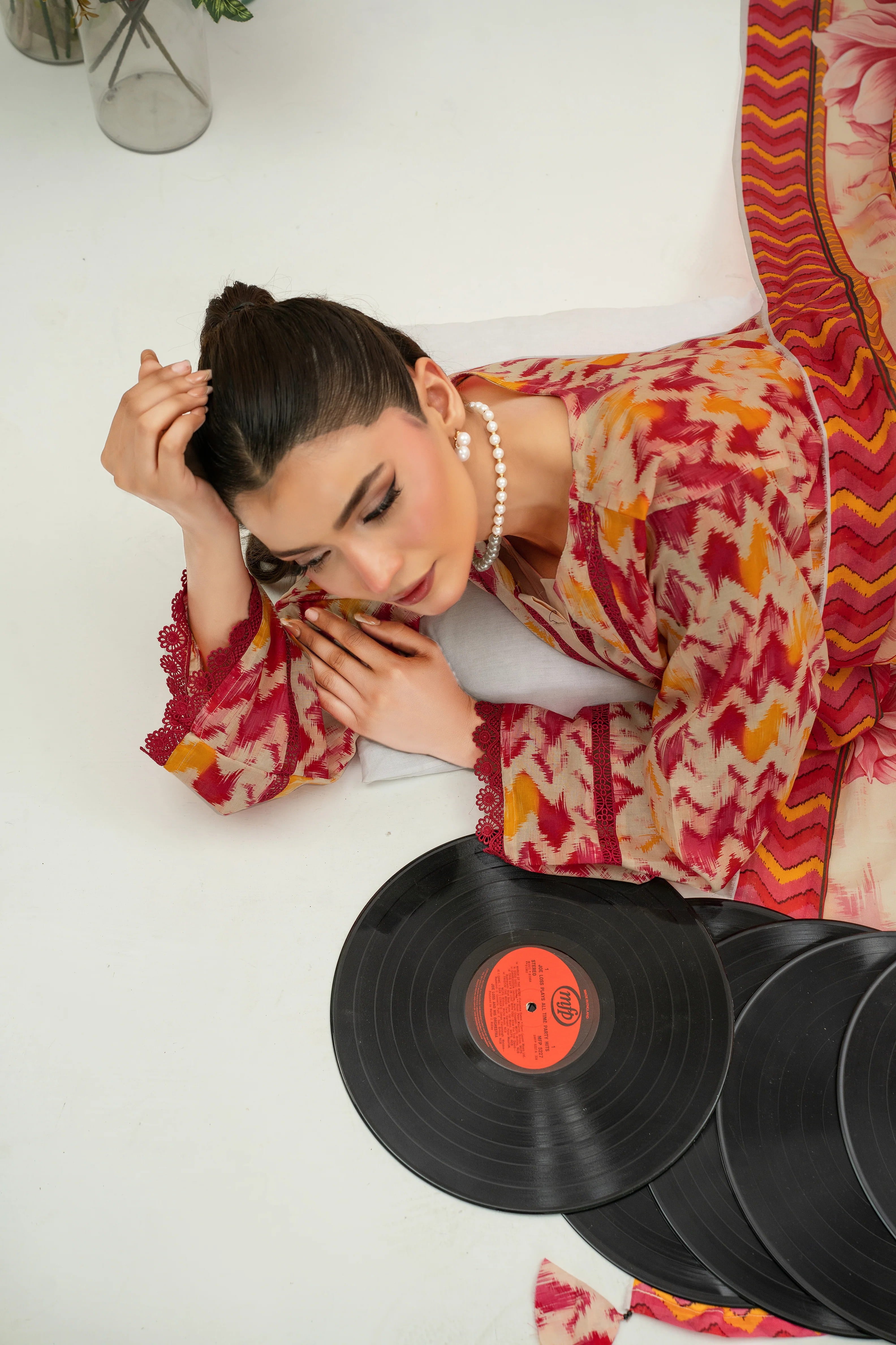 PRINTED LAWN UNSTITCHED 3PC SUIT