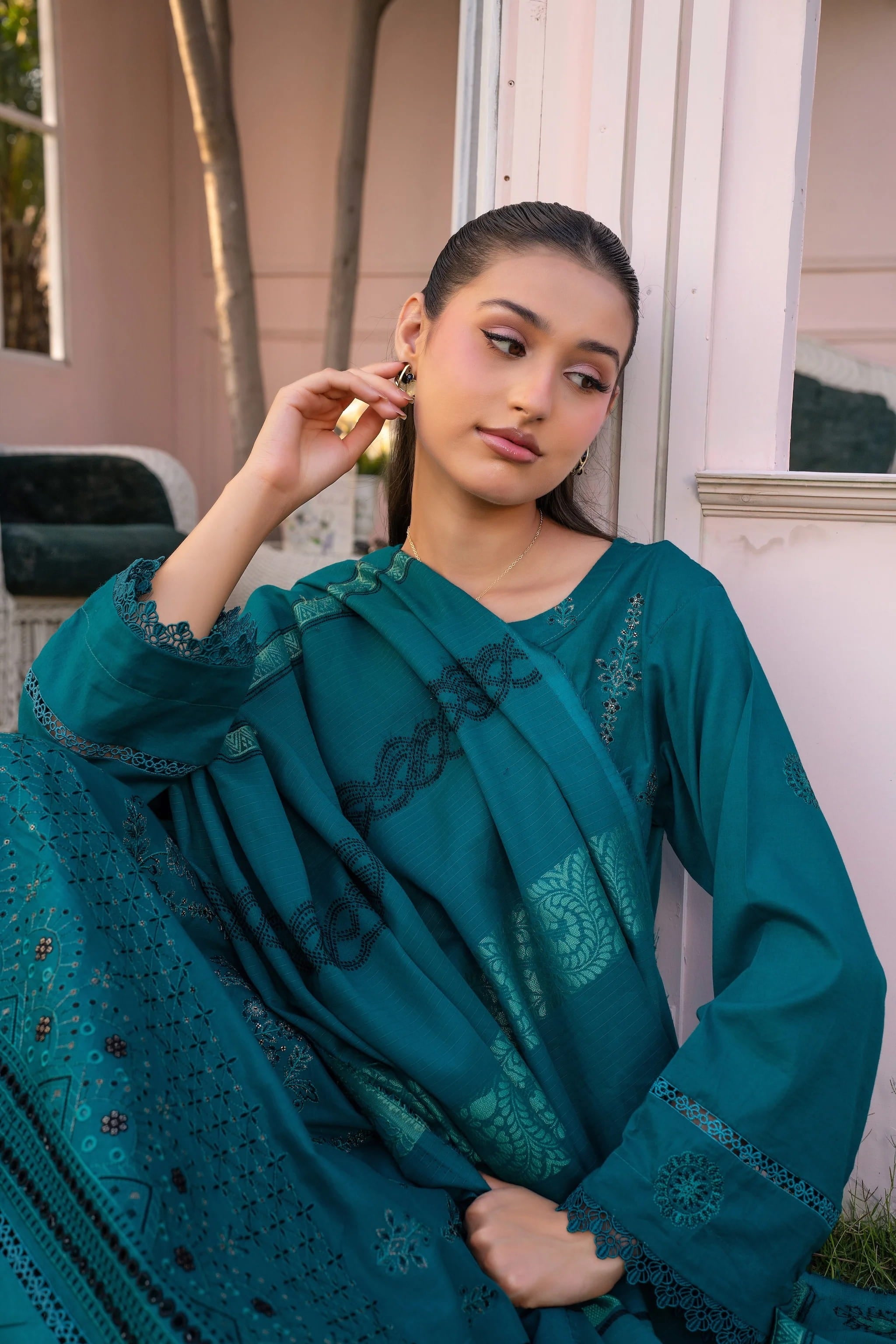 GARDEN THREADS BY RAJWAN